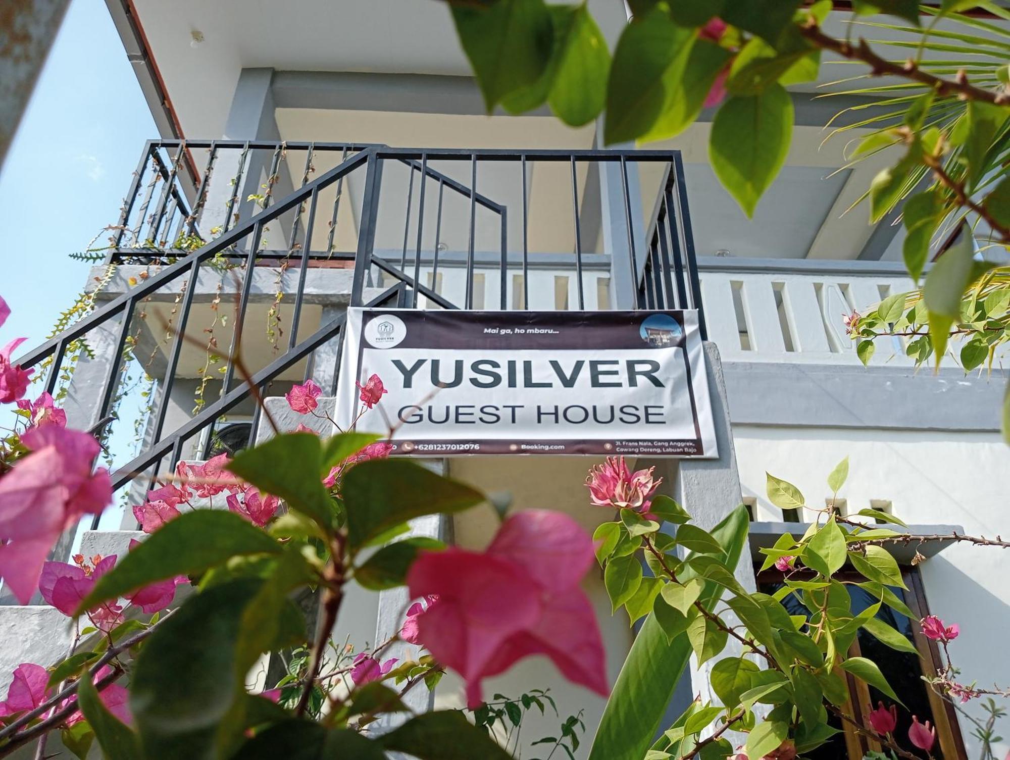 Yusilver Guest House Лабуан-Бахо Экстерьер фото